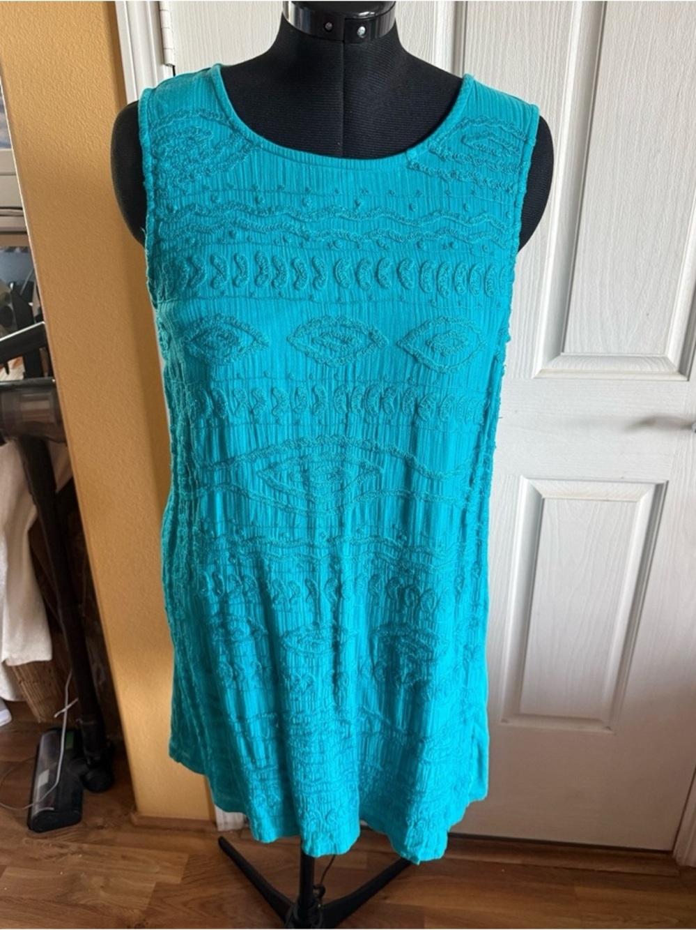 Textured Sleeveless Tunic Dress in Teal